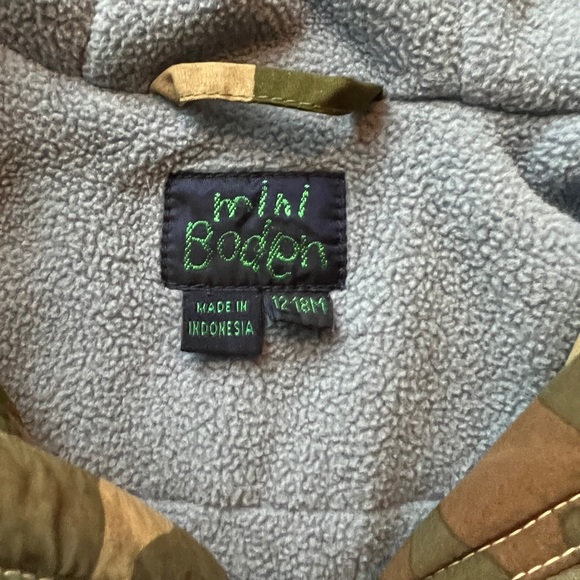Mini Boden camouflage coat 12-18 mo - Picture 4 of 4